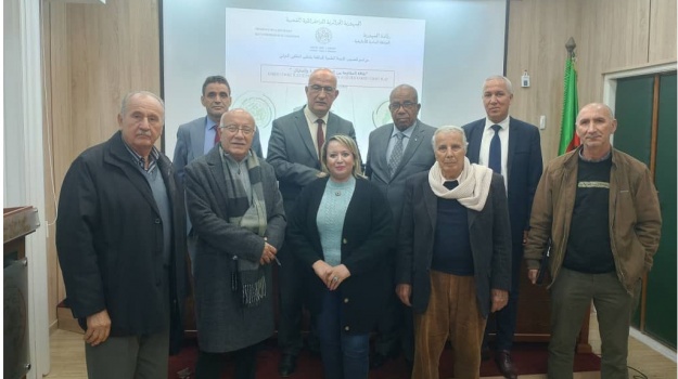 تنصبب اللجنة العلمية المكلفة بالإشراف على الملتقى الدولي الموسوم بثقافة المقاومة بين التاريخ و الذاكرة و المخيال