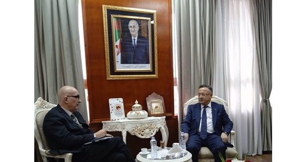 Tenue d’une séance de travail et de concertation entre le Ministre de l’enseignement supérieur et de la recherche scientifique et le Secrétaire général du Haut - Commissariat à l’Amazighité.