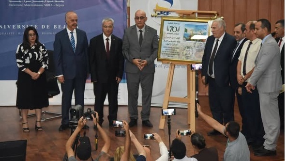 إزاحة الستار عن طابع بريدي يوثق الملتقى الدولي حول ثقافة المقاومة
