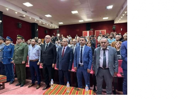 السيد سي الهاشمي عصاد يشرف على تنصيب أعضاء لجنة التحكيم للمهرجان الوطني للشعر الأمازيغي ببجاية